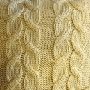 Подушка декоративна в'язана, ніжно-жовтий